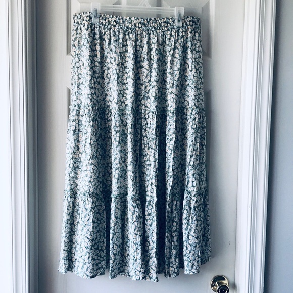 Floral MIDI Skirt - Picture 10 of 12